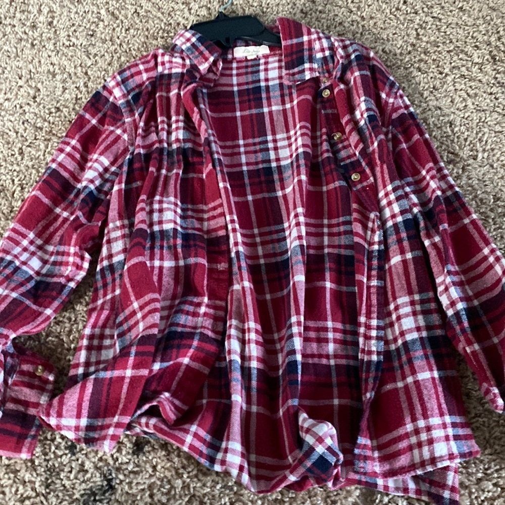 A girls large, love notes flannel.